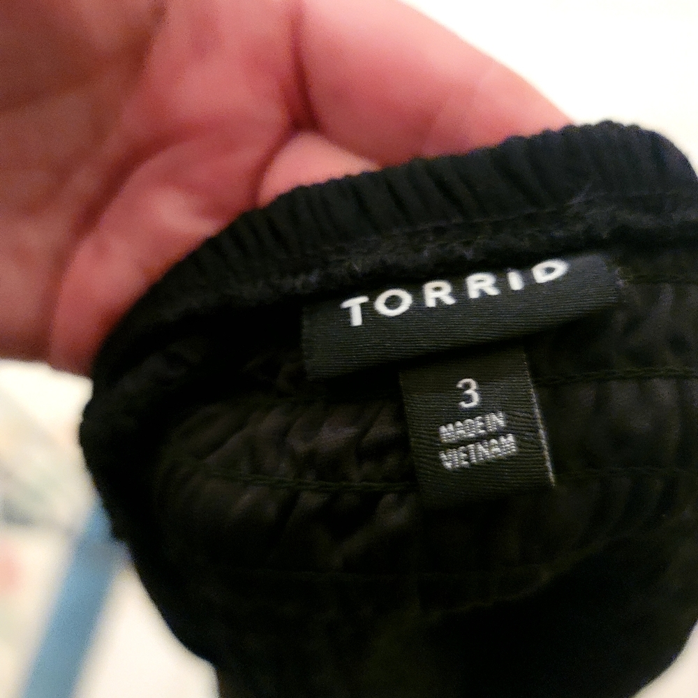 Torrid Top - Picture 2 of 4